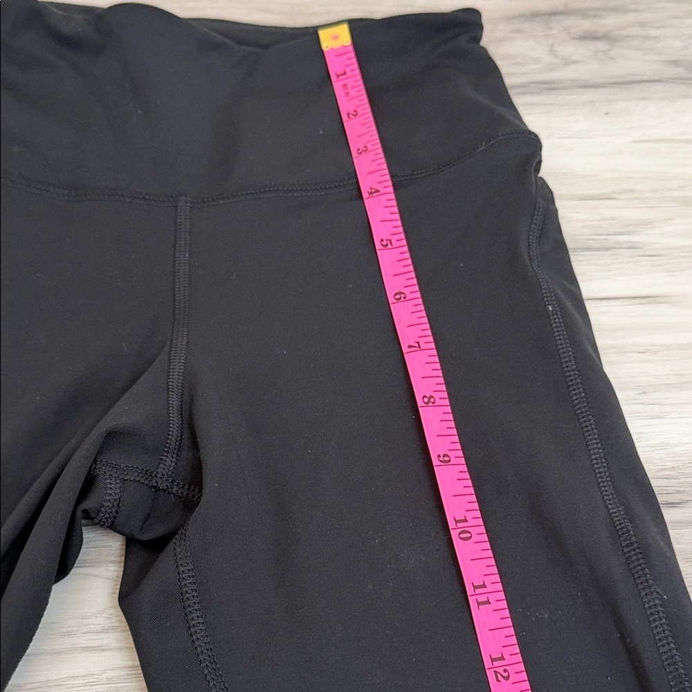 Nike Women’s Black cropped Leggings with White Swoosh size small - Picture 10 of 12